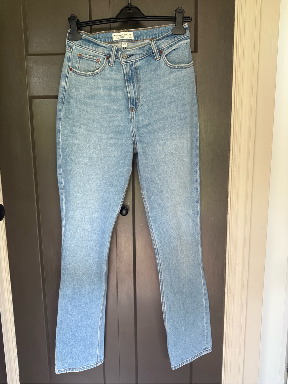 Abercrombie & Fitch Curve Love High-Rise Straight Jeans